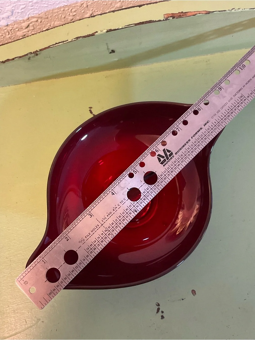 VIKING glass Divided epic red. Cadmium